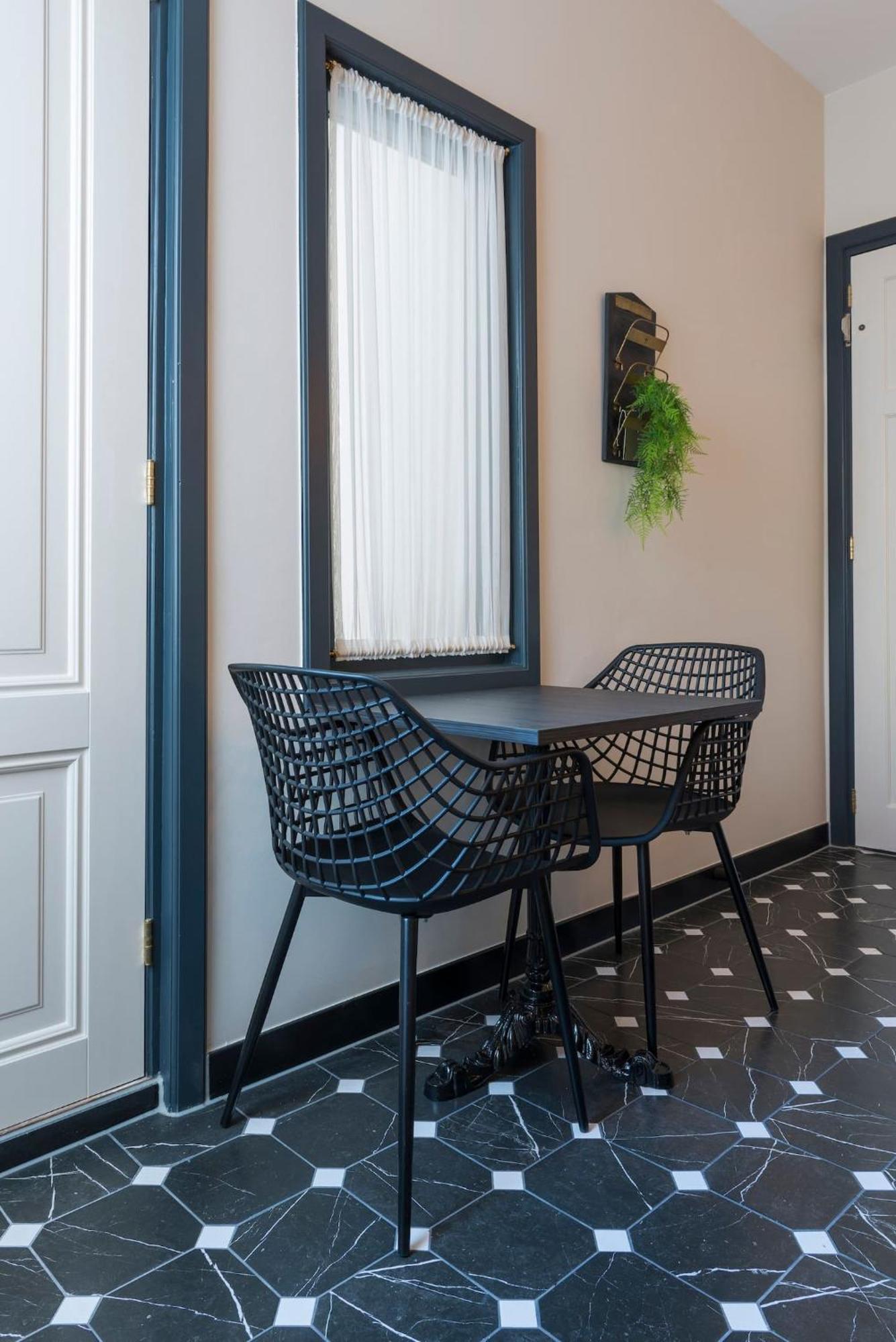 Petite Room With Wifi, Ac, And Shared Kitchen ティルブルグ エクステリア 写真