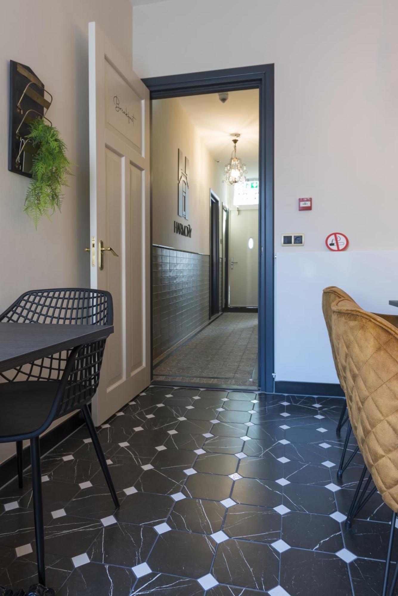 Petite Room With Wifi, Ac, And Shared Kitchen ティルブルグ エクステリア 写真