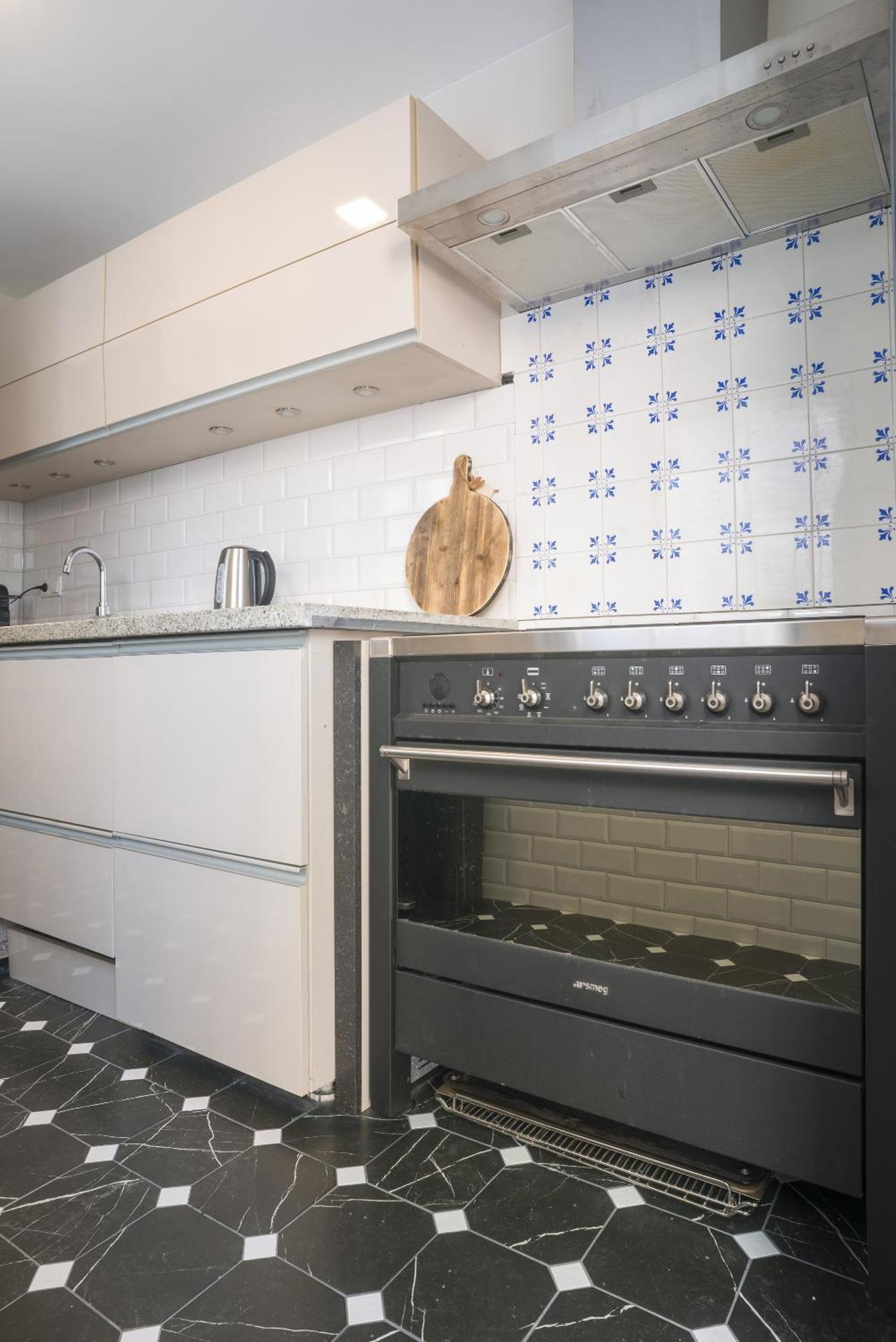 Petite Room With Wifi, Ac, And Shared Kitchen ティルブルグ エクステリア 写真